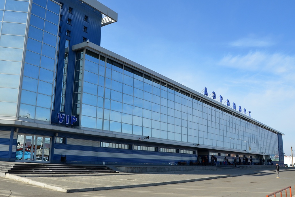 Здание терминала Аэропорт Иркутск